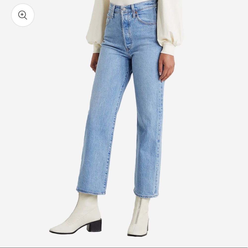 Levi’s Ribcage Straight Ankle Jeans